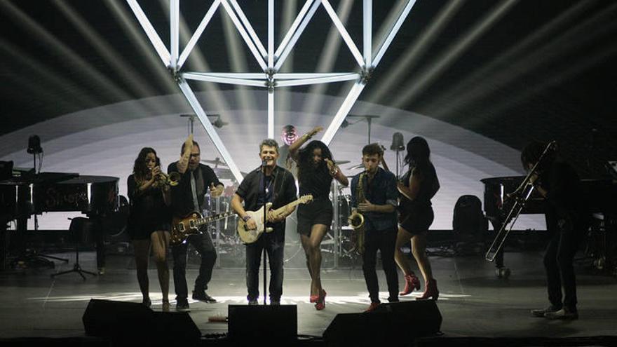 Alejandro Sanz, en su concierto del pasado verano en el Carpena.