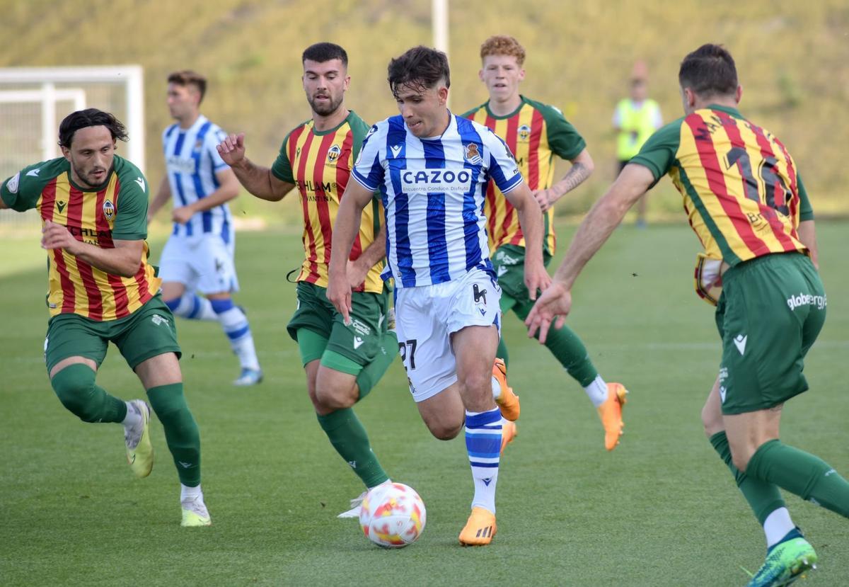 Kocho, Calavera, Jeremy y Manu Sánchez persiguen a un rival.