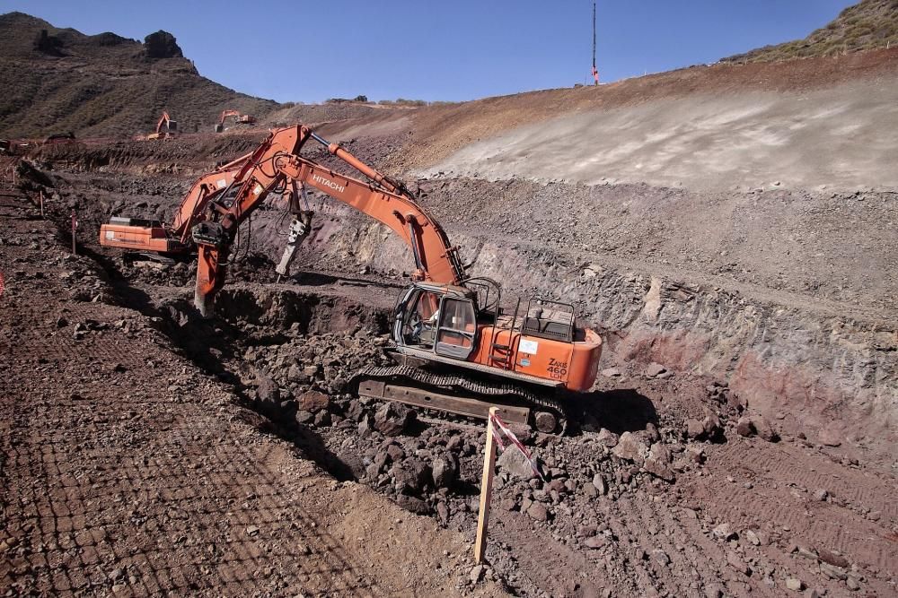 Inicio de la excavación del túnel de Erjos.