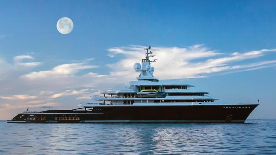 El yate &#039;Luna&#039;, de 545 millones de euros, llega este jueves al Puerto de Málaga