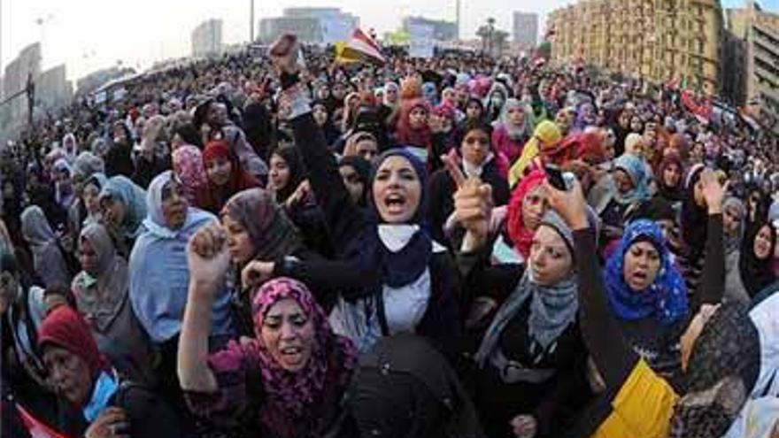Aumentan a 32 los muertos durante cuatro días de protestas en Egipto
