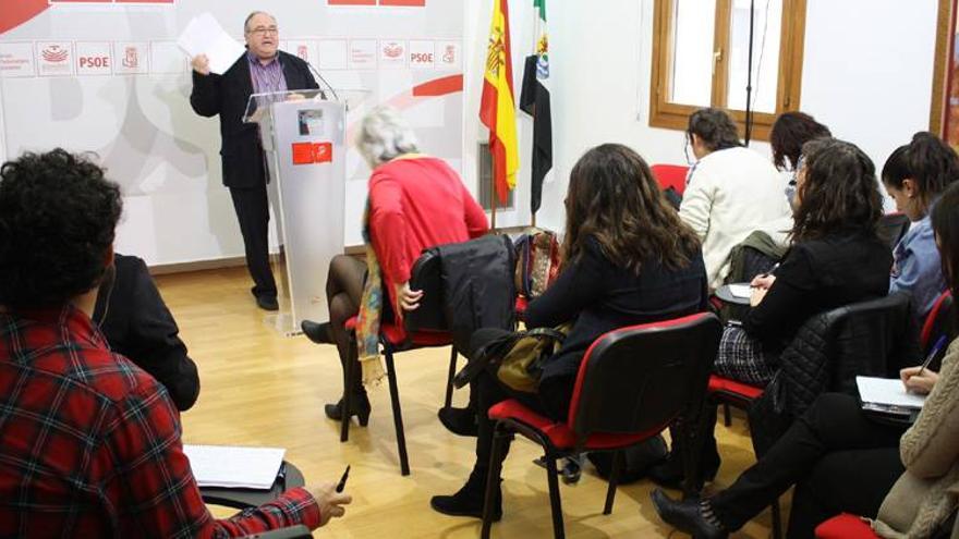 El PSOE de Extremadura pide vacunas para lengua azul