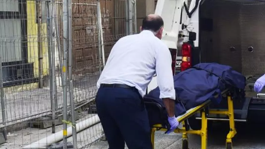 El Concello de A Coruña convoca una concentración de repulsa este lunes por la muerte de una mujer a manos de su expareja en Sagrada Familia