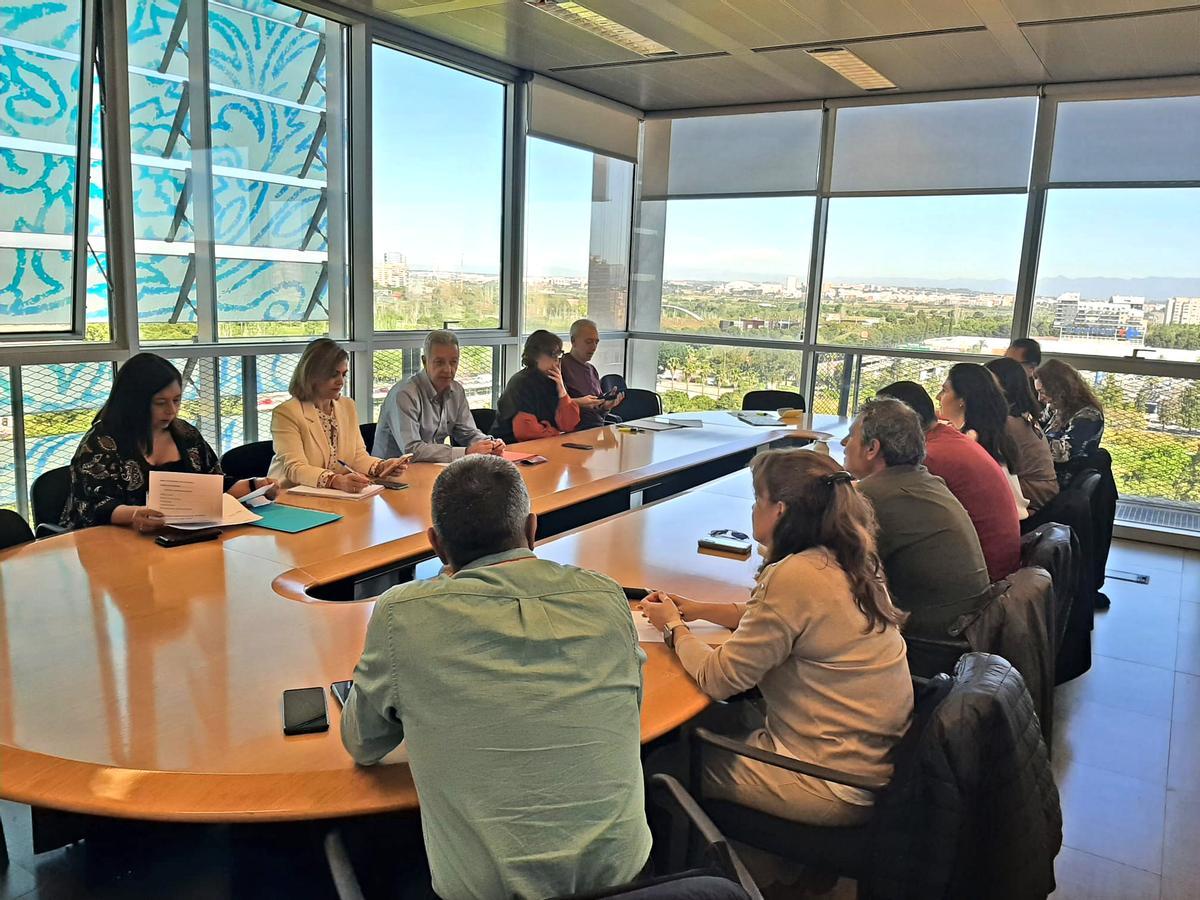Reunión del director general de Función Pública, Vicente Serra, con los sindicatos para abordar el nuevo decreto del teletrabajo