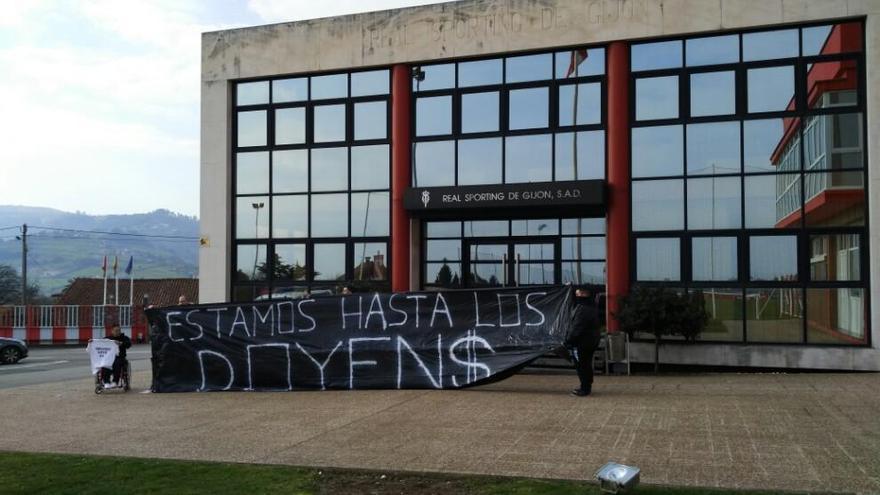 Un momento de la protesta de esta mañana en Mareo.