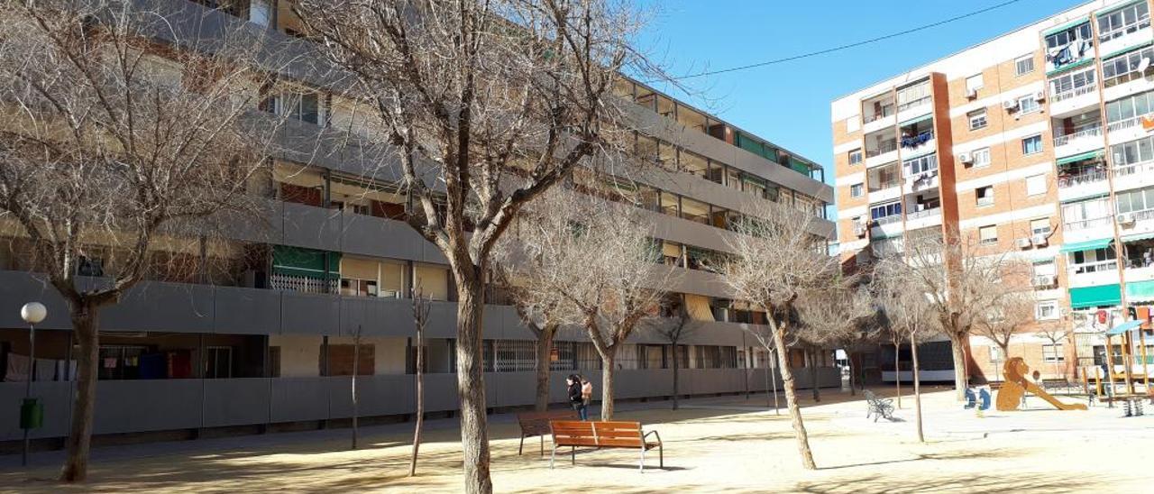 En muchas casas de Santa Isabel hay ventanas blindadas para evitar la temida okupación.