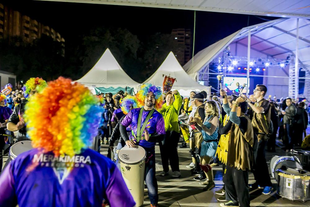 Búscate en las fotos del Carnaval en Benidorm