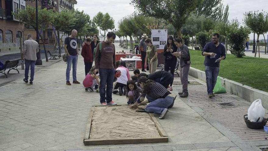 Aspecto general de las actividades organizadas en la Mota para conmemora el día de la Ruta de la Plata.