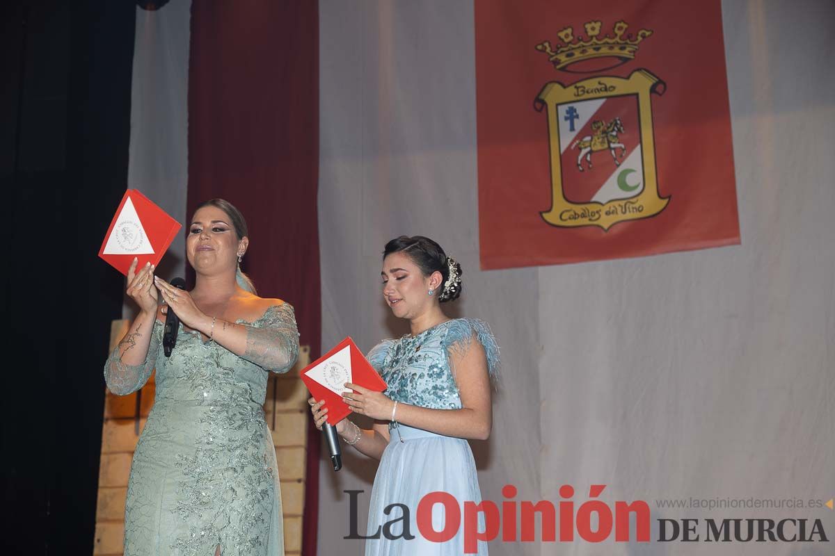 Presentación de las Amazonas del Bando de los Caballos del Vino de Caravaca