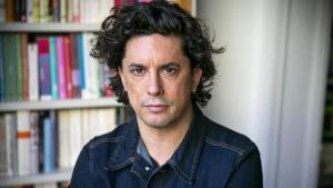 El escritor Benjamín Labatut, autor del libro La Antártica empieza aquí.