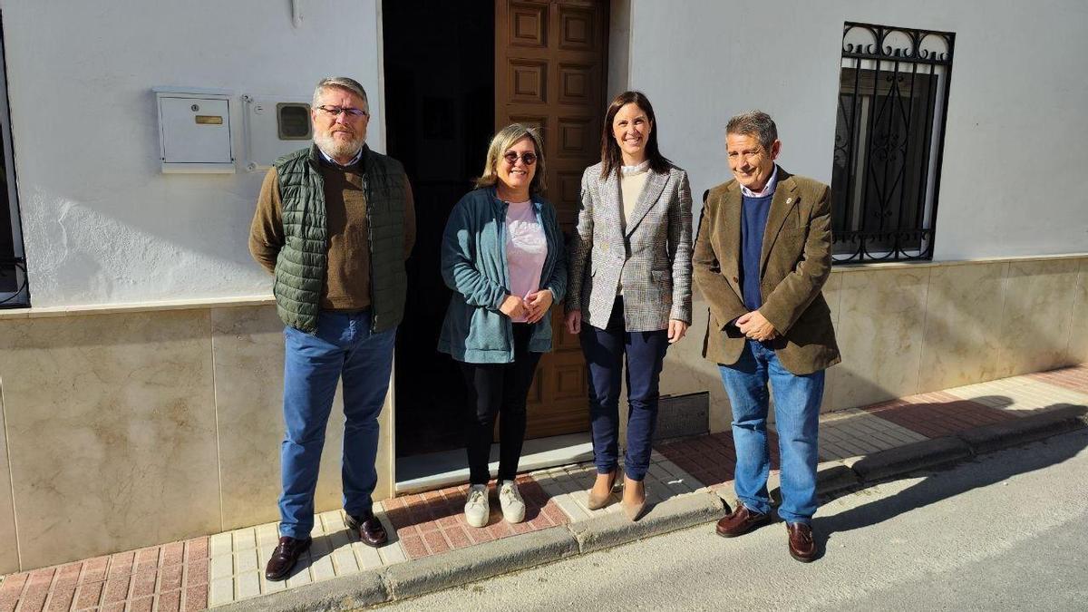 Cristina Casanueva, en una de las casas donde se realizarán reformas.