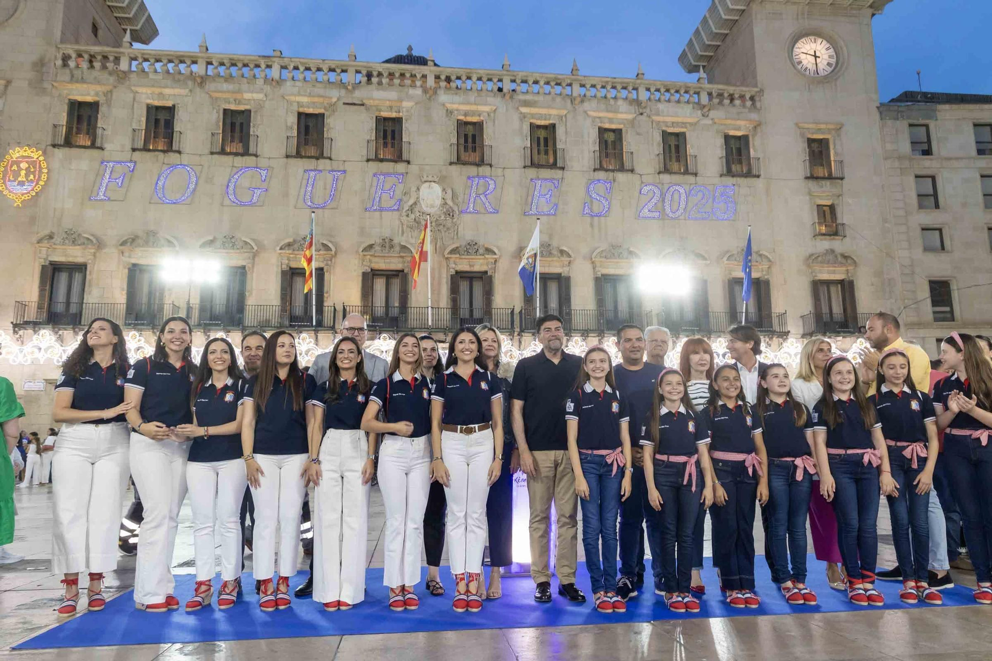 Alicante enciende las Hogueras 2025