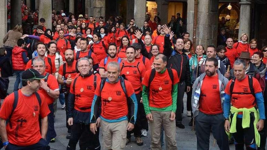 Momento de la Pontevedrada por el centro histórico. // Rafa Vázquez