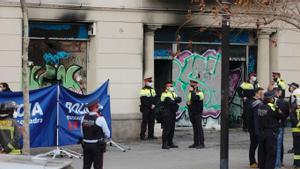 Quatre persones moren en un incendi en un local ocupat de la plaça de Tetuan de Barcelona