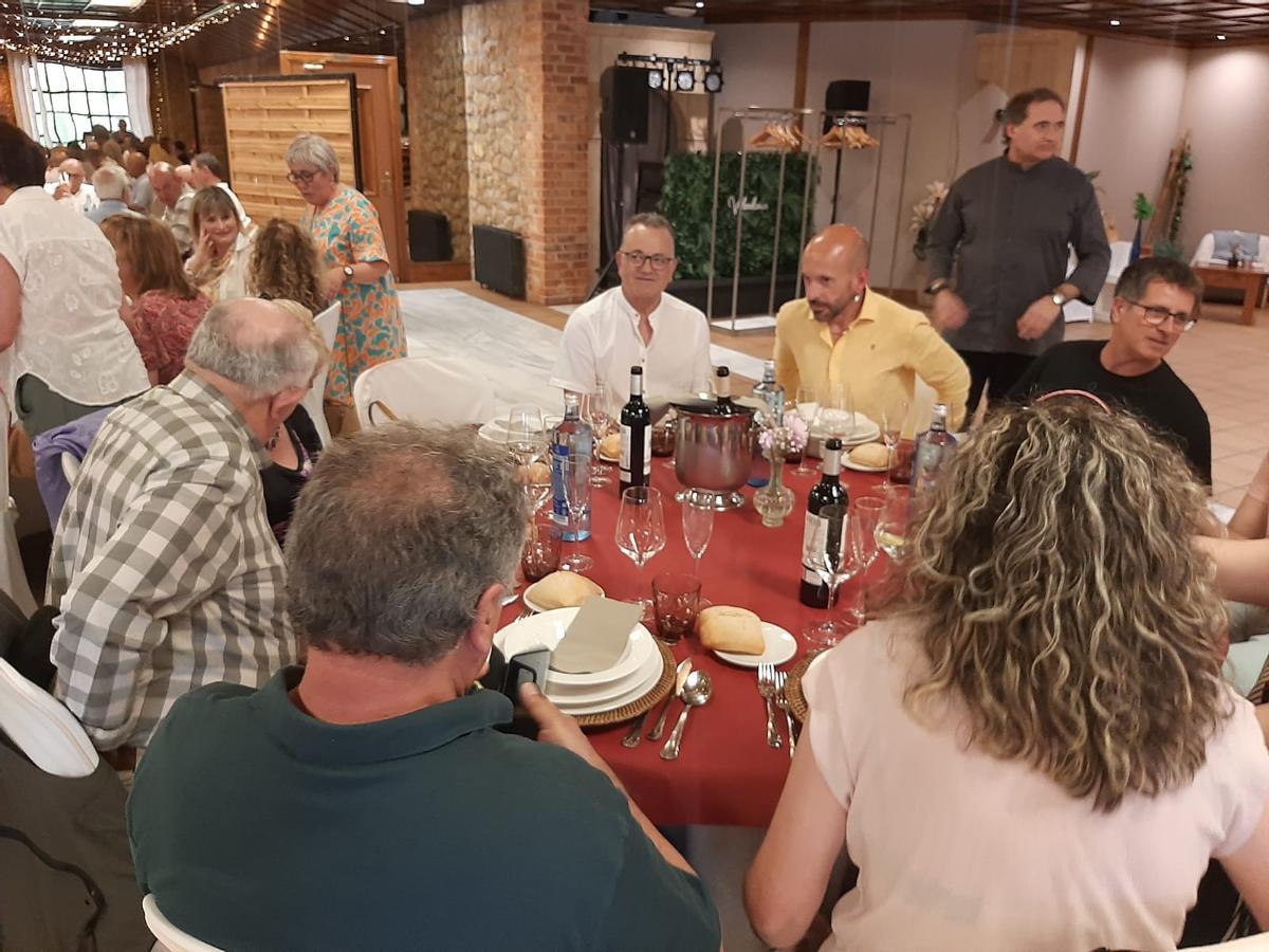 Llanera homenajea a los funcionarios por Santa Rita