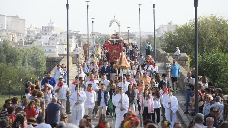 La devoción por la mártir Santa Eulalia sella la unión entre Totana y Mérida