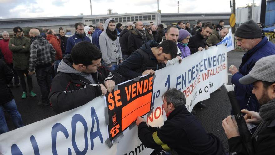 Plantilla de Alcoa, en una protesta contra los ajustes en la empresa