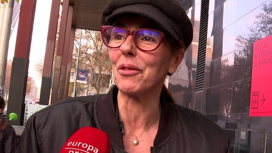 Rocío Carrasco sorprende a todos la última incorporación a la familia pero no habla de la reconciliación: "Es mi sobrino, el enano"