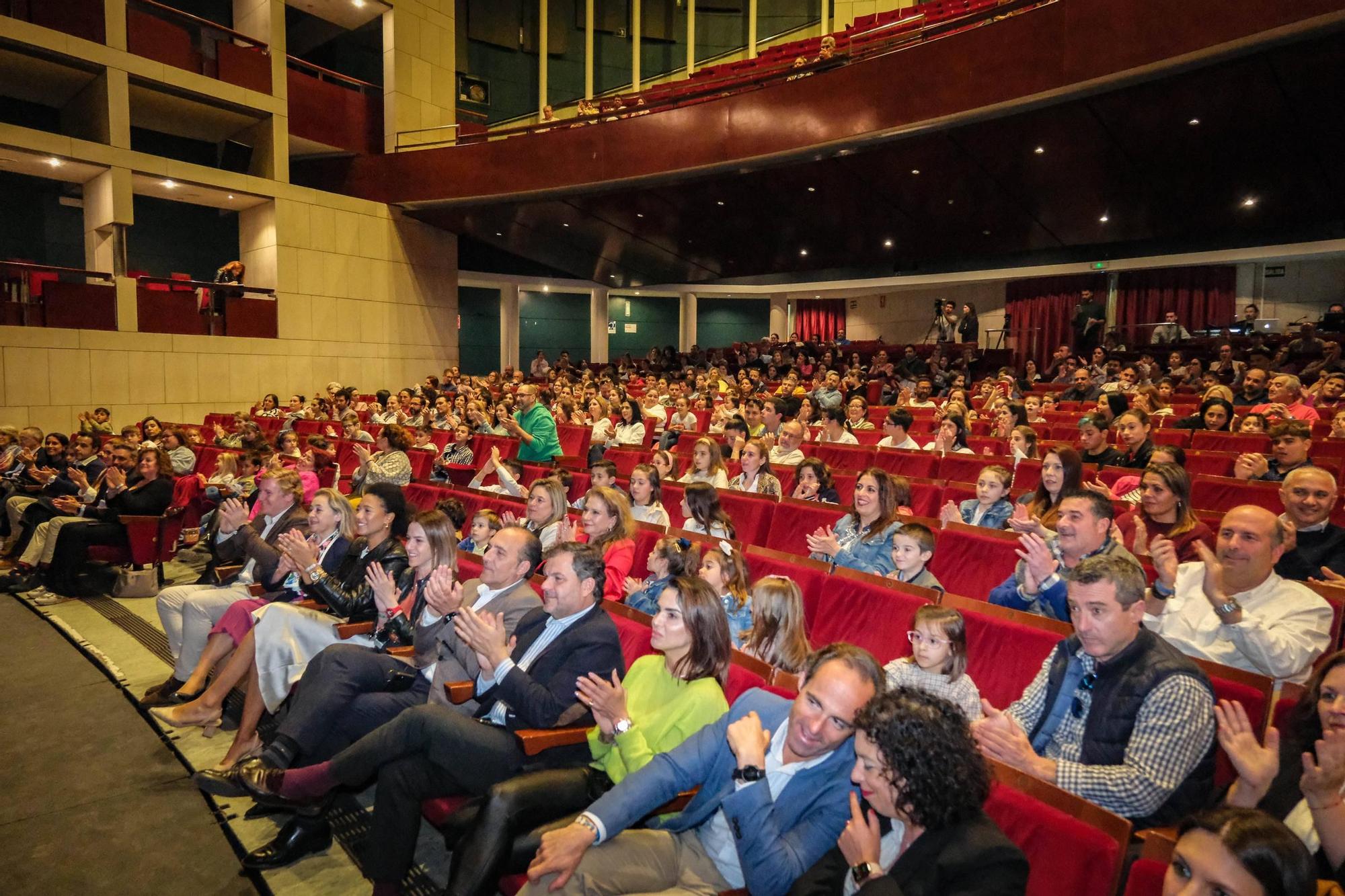 Entrega de premios 'Destacando' en el teatro López de Ayala de Badajoz