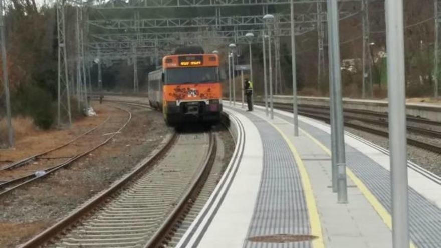 El tren avariat ahir al matí encara era a l&#039;estació de Flaçà.