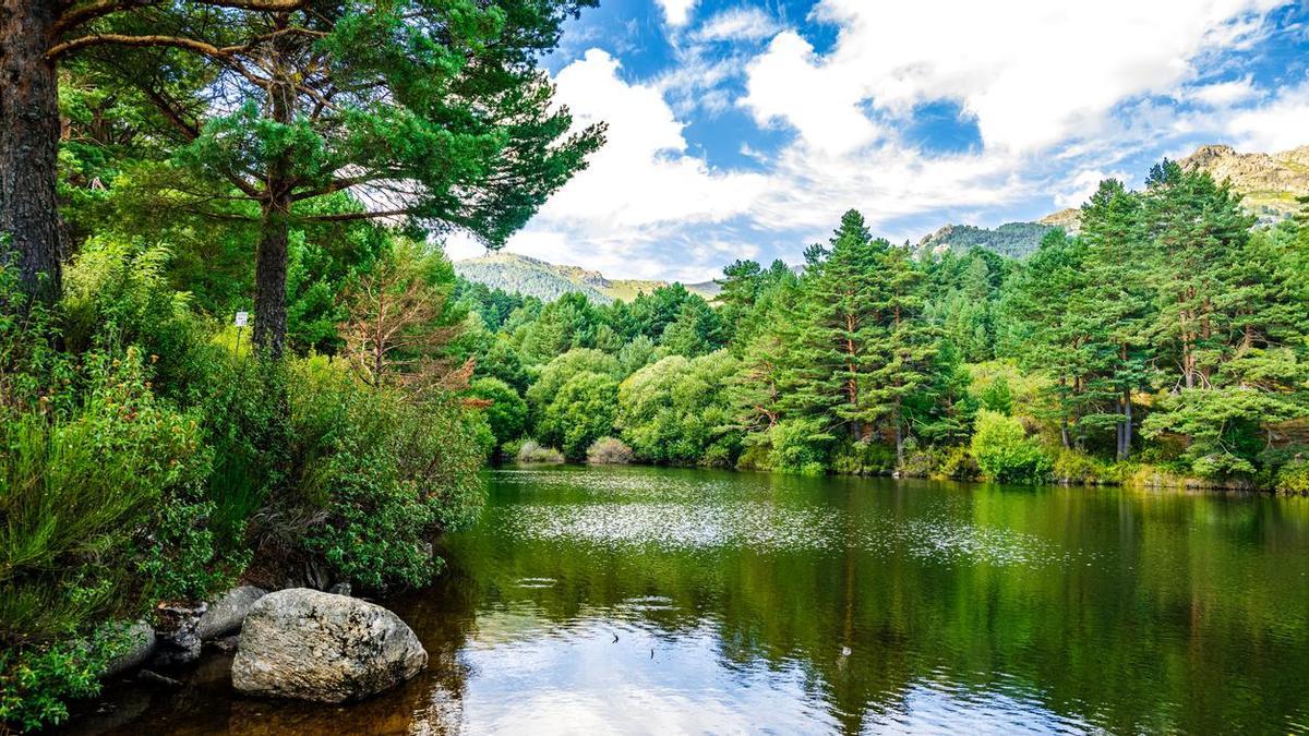 Badahona se encuentra lindadno con la Sierra de Guadarrama