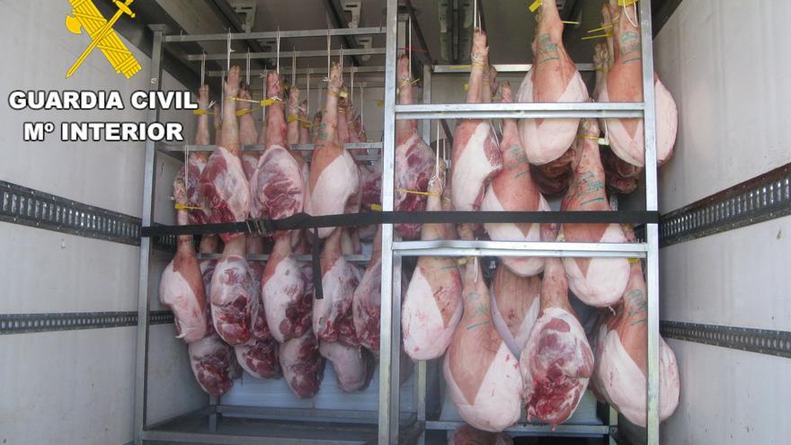 Intervienen 4.348 kilos de carne de cerdo mal refrigerada en Salamanca