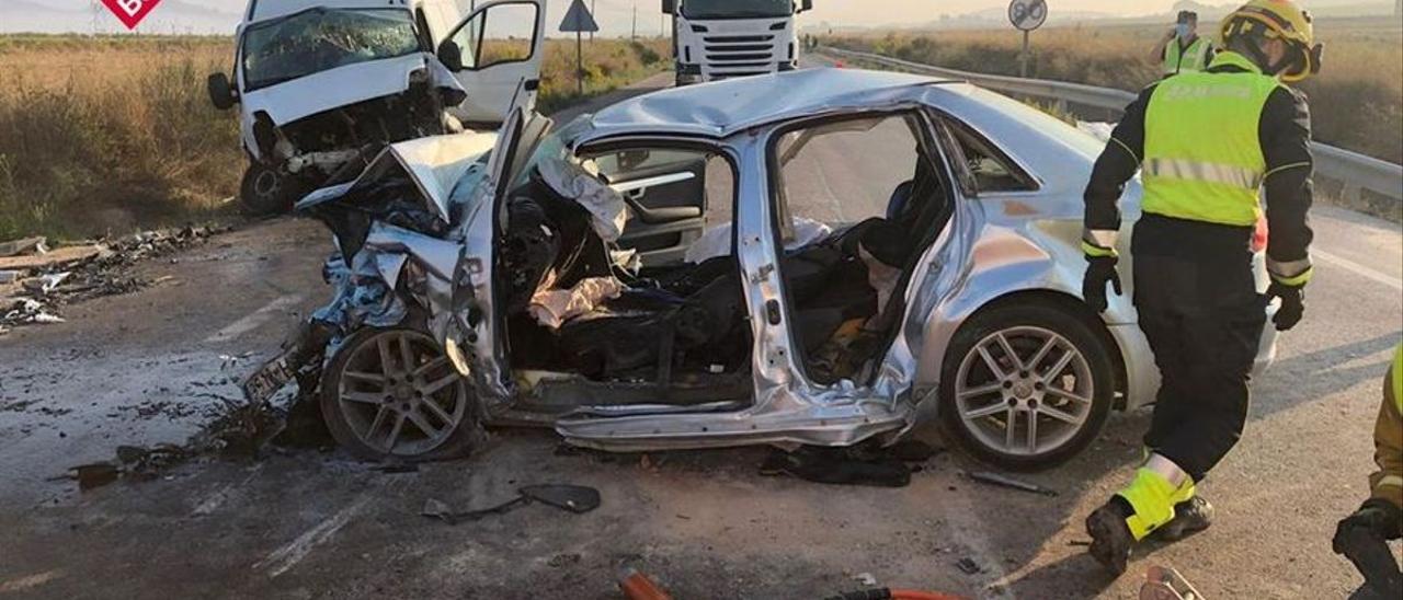 Foto tomada por los bomberos en un accidente de tráfico en Pinoso (Alicante), en octubre pasado.