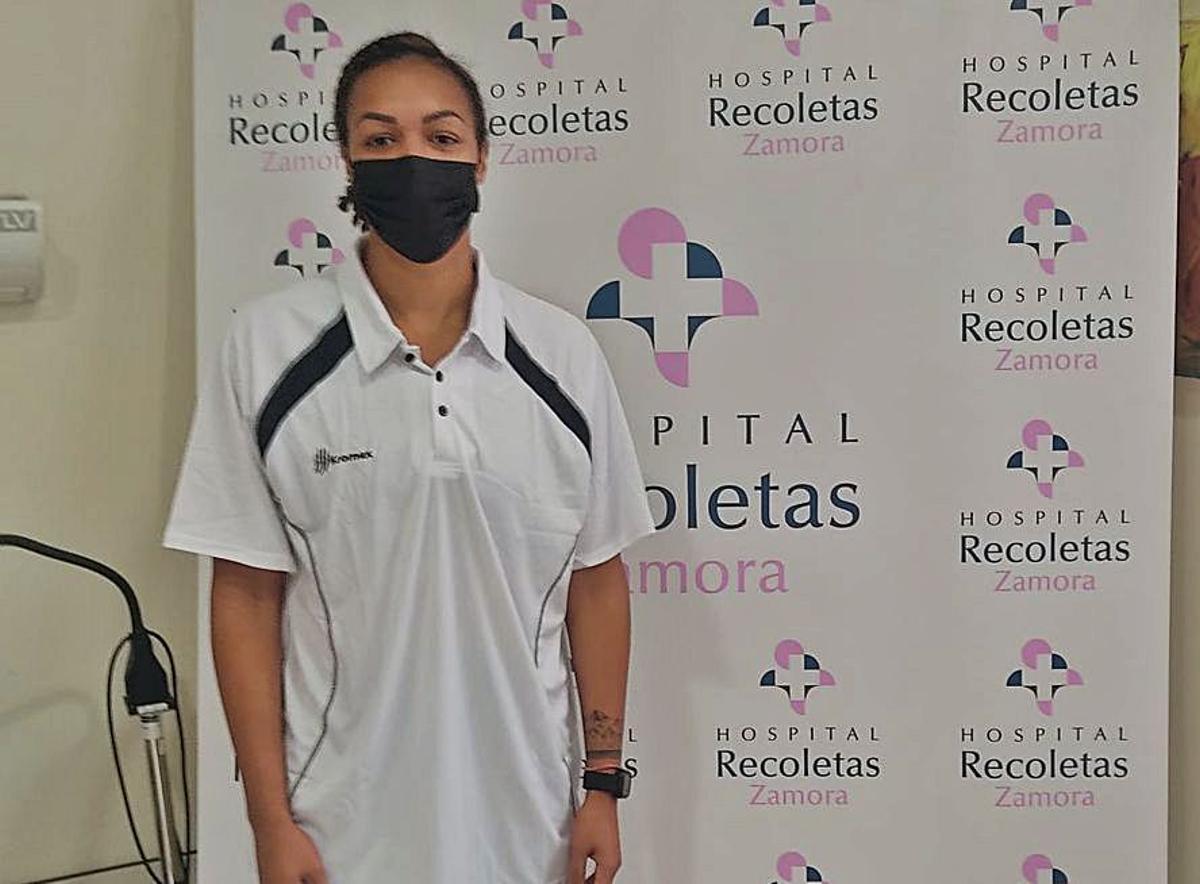 Chelsea Waters.| CD Zamarat