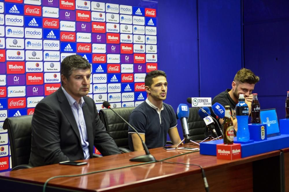 Presentación de los jugadores del Real Oviedo Jonathan Perira y Juan Carlos