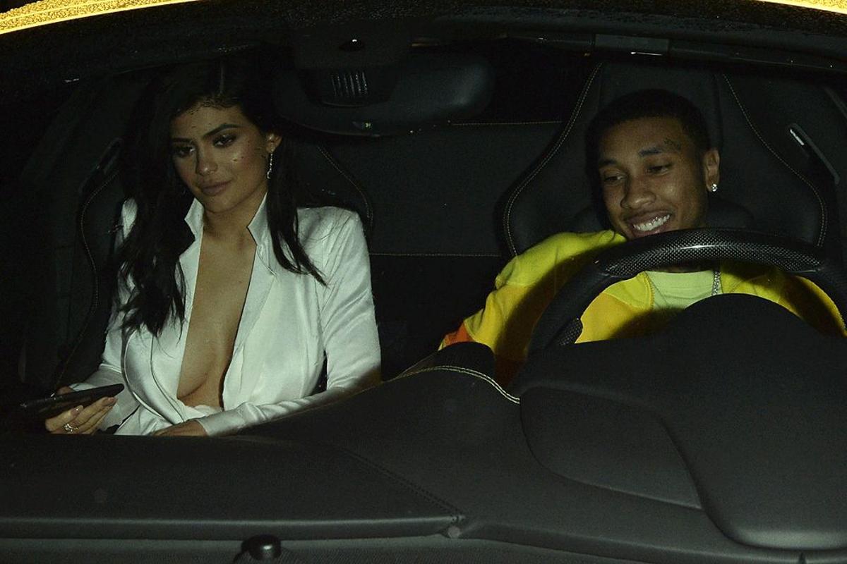 Kylie y Tyga en el coche