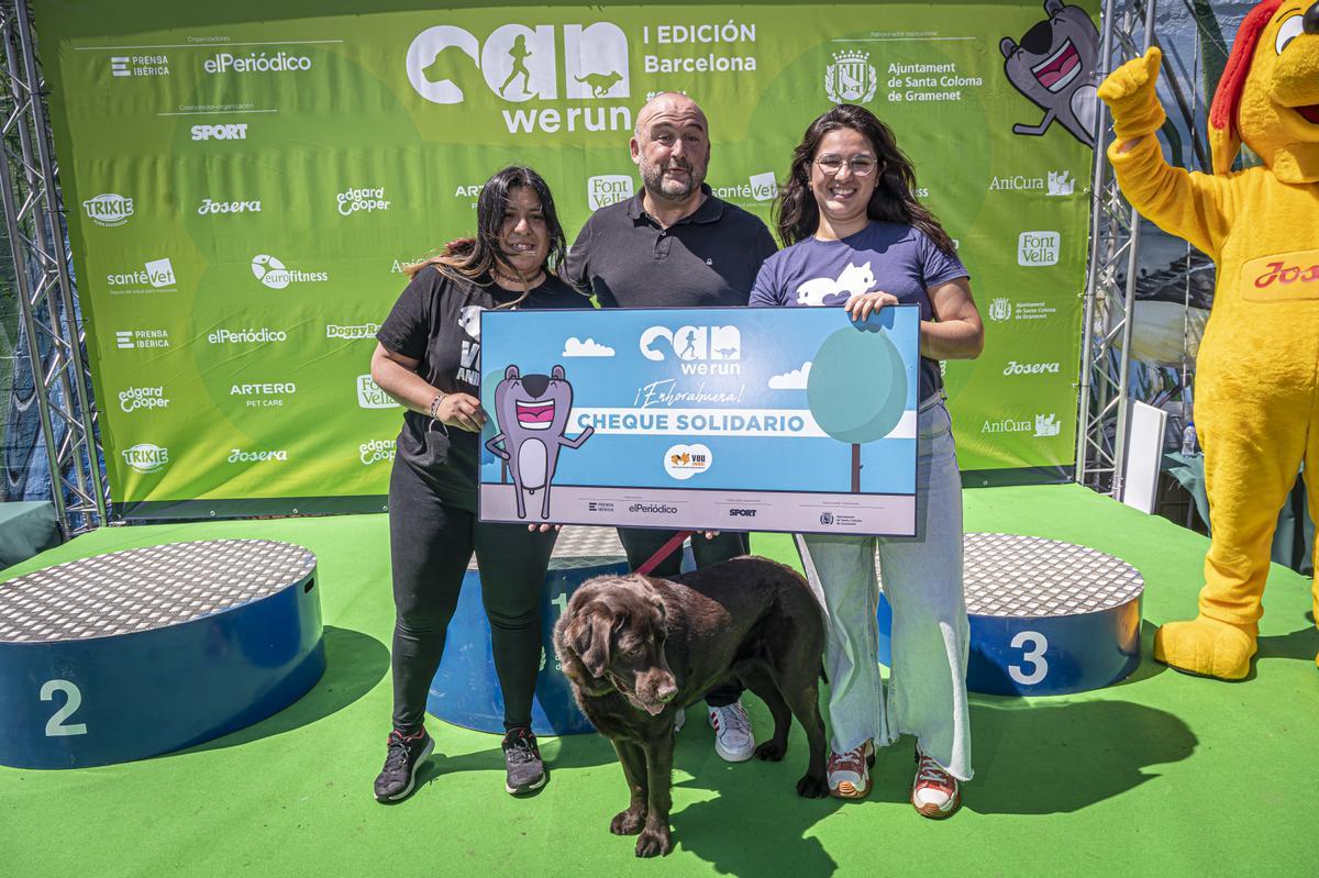 CAN WE RUN BARCELONA. La carrera organizada por Prensa Ibérica y El Periódico de Catalunya con la colaboración de Sport ,  donde las personas y sus mascotas perrunas corren en familia