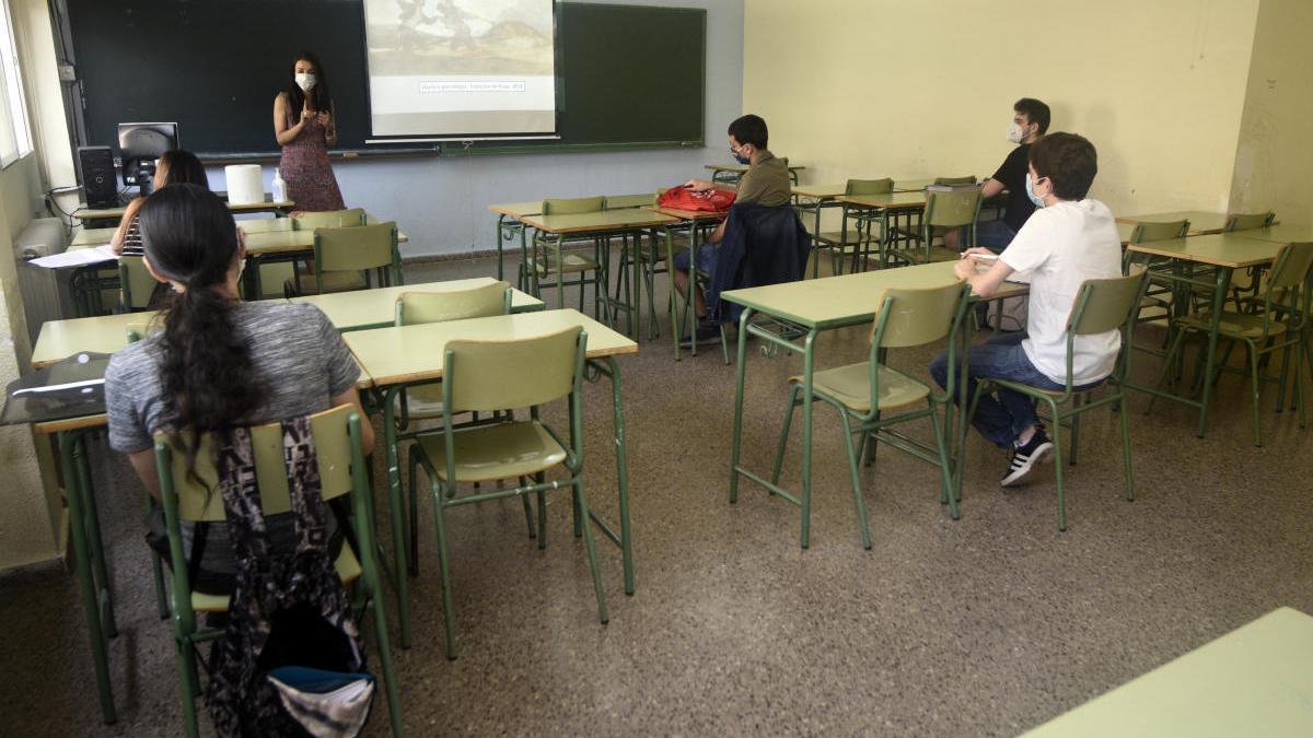 Clases de refuerzo impartidas en junio a alumnos de segundo de Bachillerato días antes de la EBAU. israel sánchez