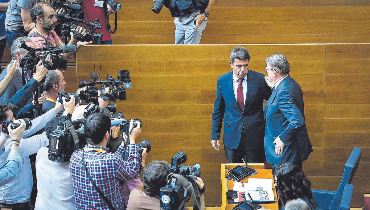 Carlos Mazón y Ximo Puig, en la toma de posesión del líder del PPCV como president de la Generalitat Valenciana