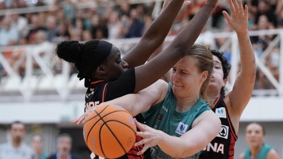 Ainhoa i Pendande en una acció defensiva.