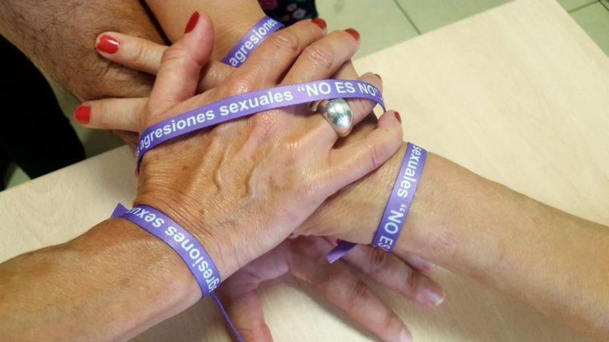 La DPZ reparte 30.000 pulseras contra las agresiones machistas en municipios