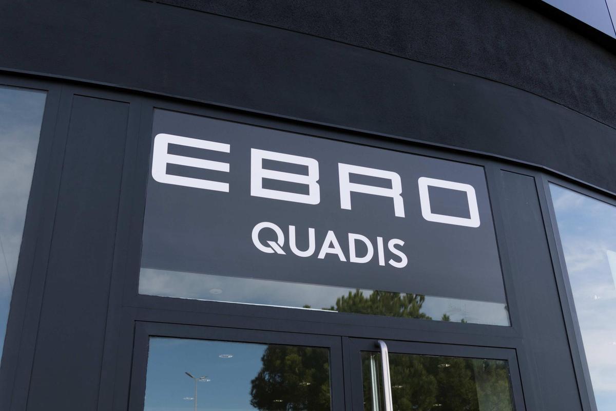 Exterior de la fachada de QUADIS EBRO