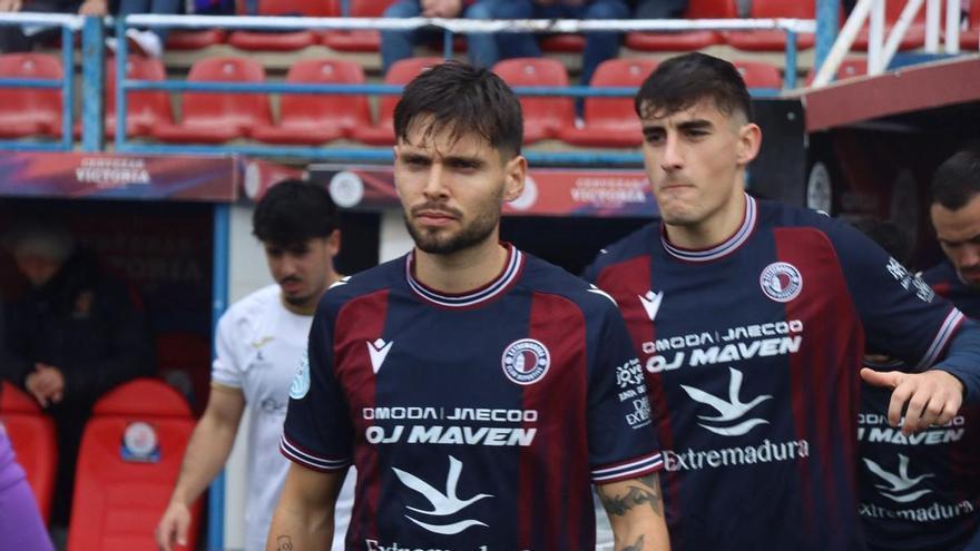 El Extremadura anuncia la baja de Samu Hurtado