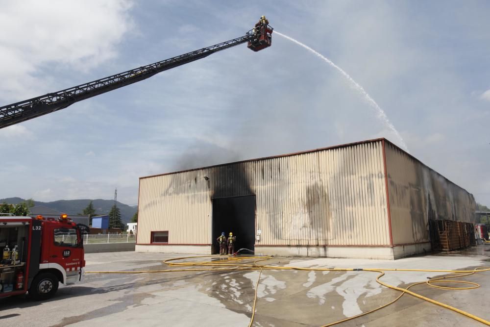 Incendi d'una nau a Porqueres