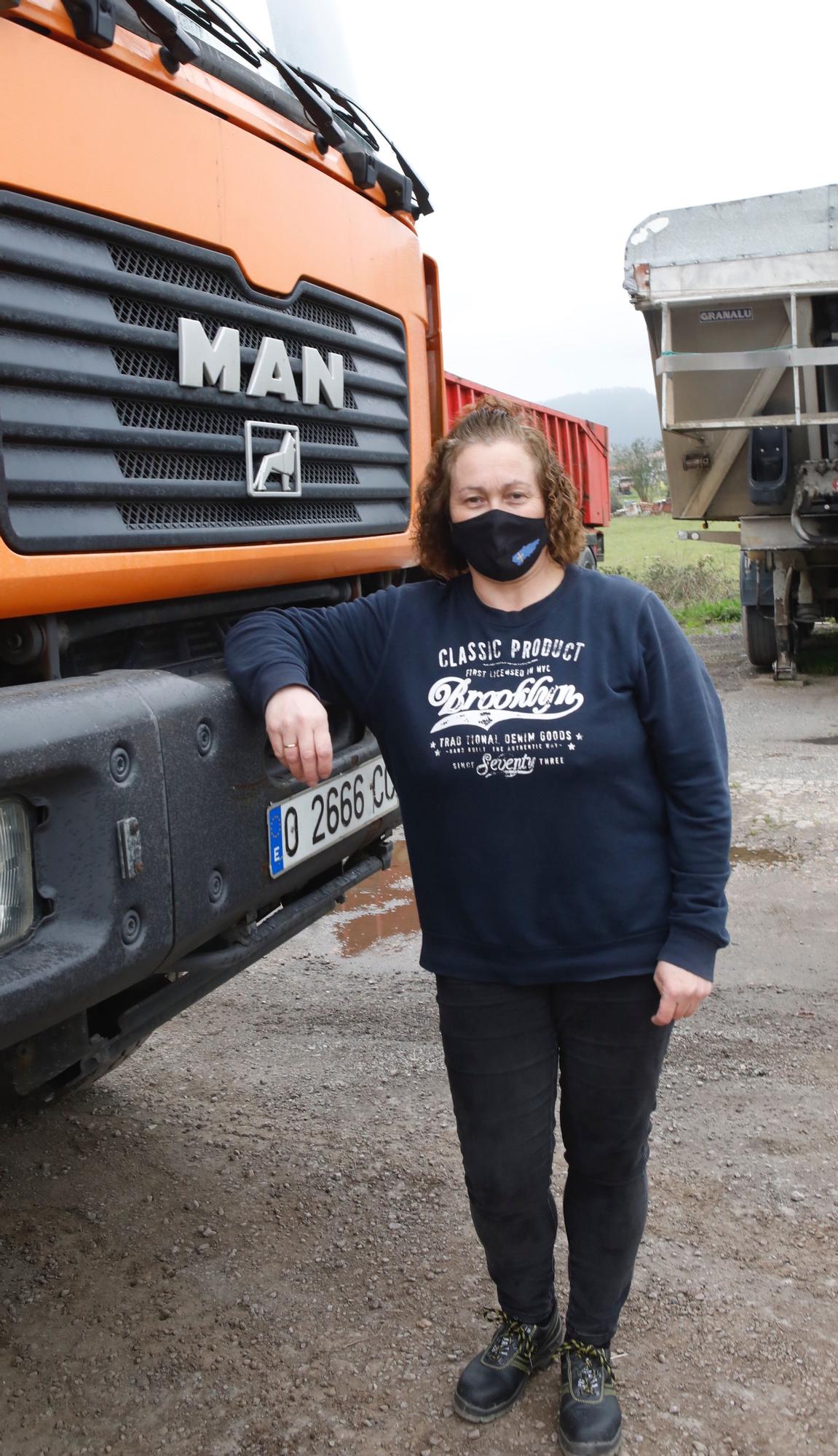 Pioneras en el 8M-Delfina González, una camionera de vuelta a la obra