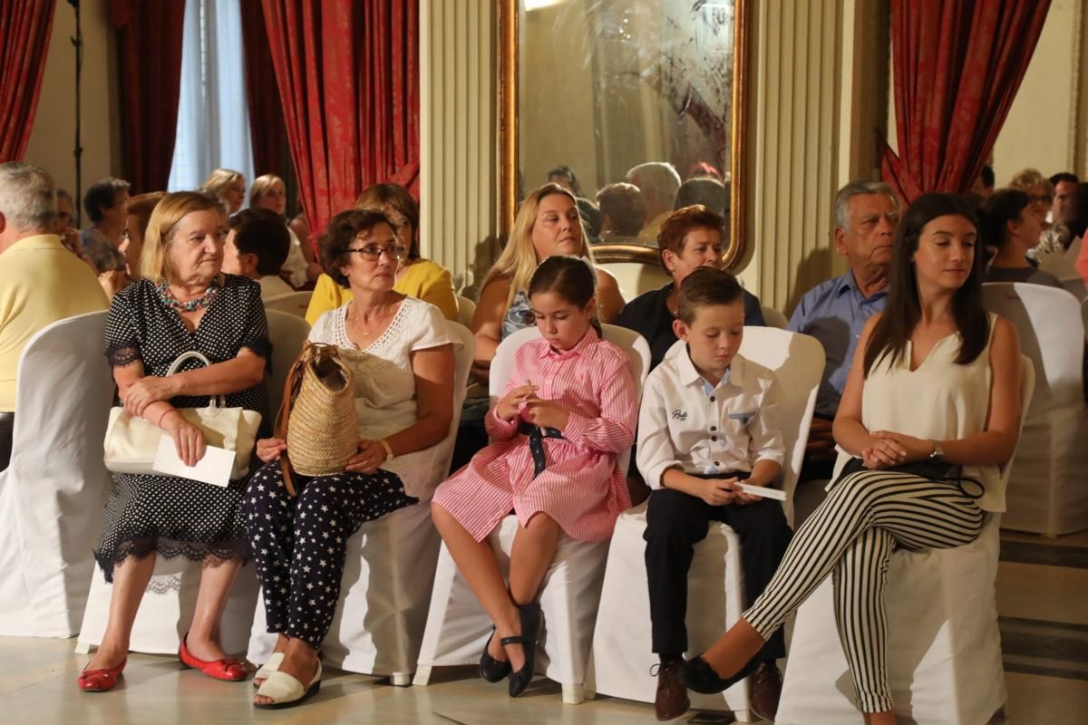 Desfile de Higinio Mateu en el Casino Antiguo