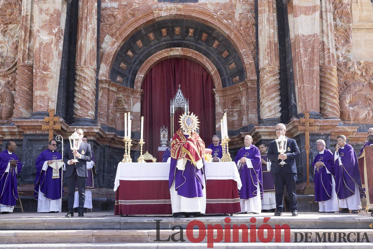 La vicaría de Cartagena, la UCAM, junto a asociaciones y peregrinos de toda España se ponen a los pies de la Vera Cruz