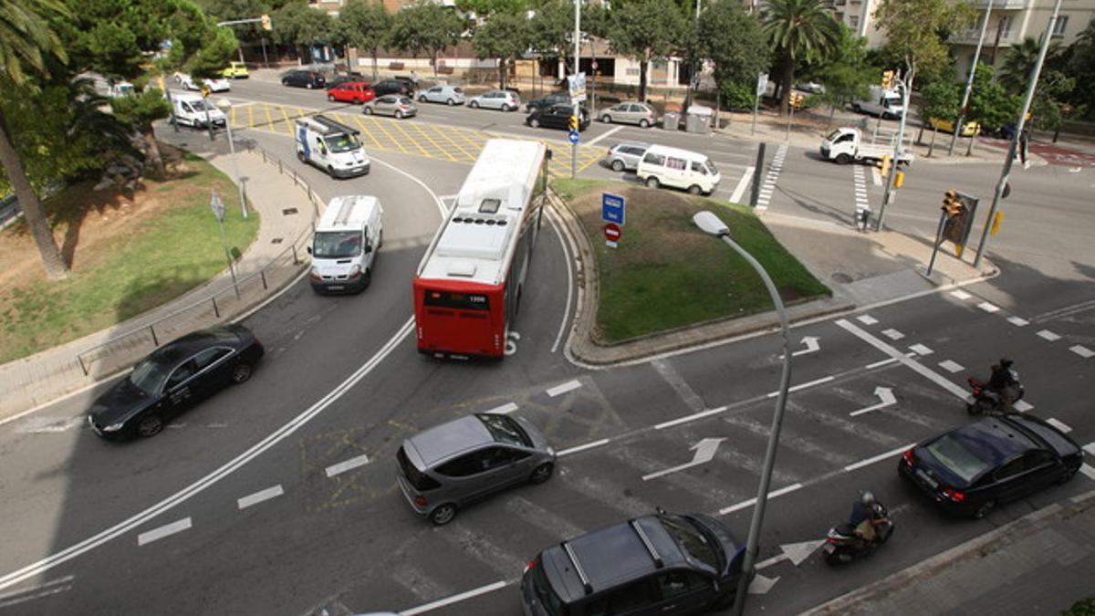 Cambios de circulacion en Sarrià en previsión de las nuevas rutas de autobús, el pasado 21 de septiembre.