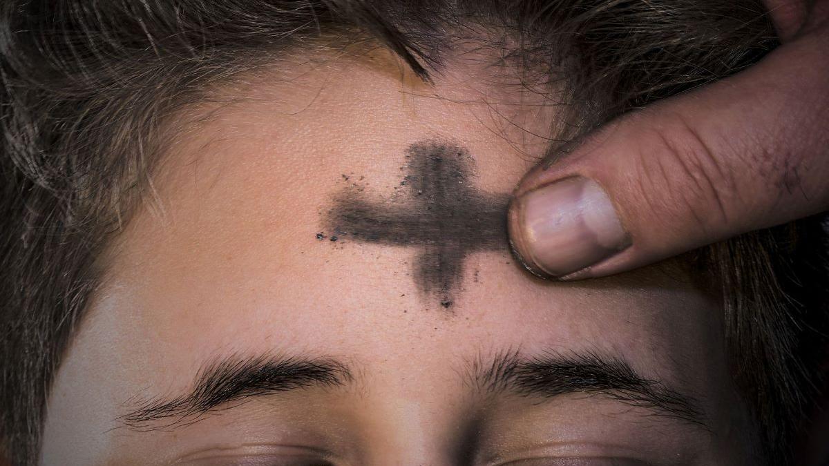 Vídeo | El Miércoles de Ceniza deja atrás el Carnaval y abre el camino hacia la Semana Santa de Cáceres