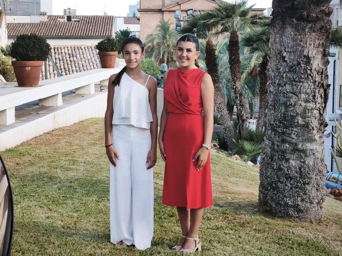 Las nuevas cortes de Benicàssim posan por primera vez con sus 24 representantes Las nuevas cortes de Benicàssim posan por primera vez con sus 24 representantes