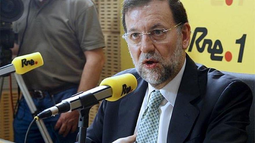 - El presidente nacional del Partido Popular, Mariano Rajoy, durante la entrevista que realizó hoy con Juan Ramón Lucas en el programa de RNE &quot;En días como hoy&quot;, a tan solo 48 horas de que comience el XVI Congreso Nacional del PP en Valencia.