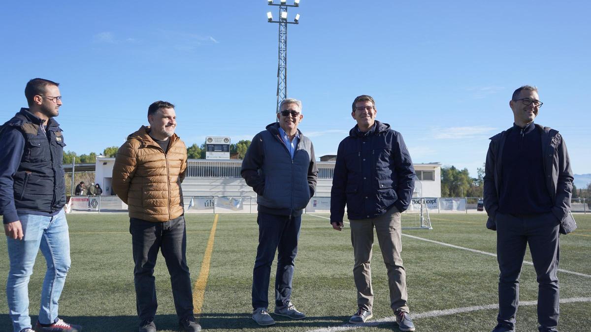 Visita del alcalde y los regidores a los campos de la Puríssima junto al presidente del Club Deportivo Esport Base.