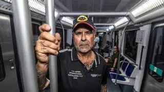 Javier García, pensionista y exmotorista del metro en Barcelona: "Lo normal es que un conductor sufra uno o dos arrollamientos"