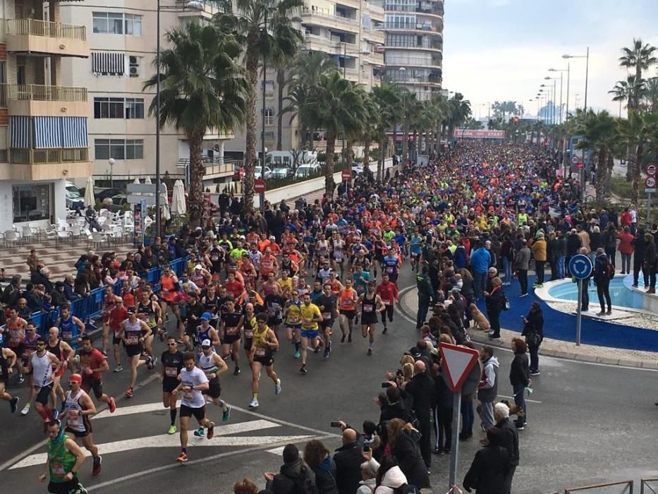 Las mejores imágenes de la 30 edición de la Media Maratón de Santa Pola