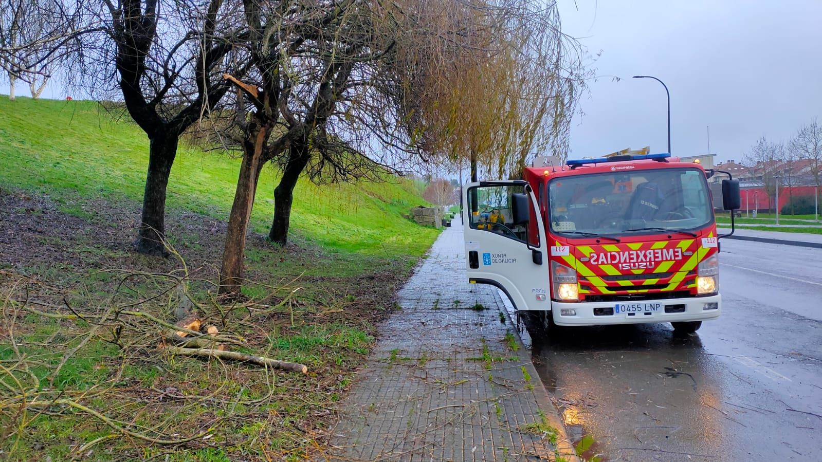 Reguero de incidencias en Lalín por el temporal