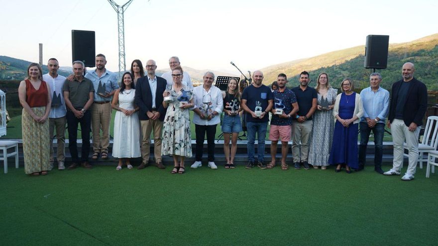 Los galardonados, en la cata celebrada ayer en la D.O. Valdeorras . | FdV